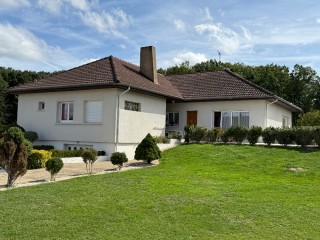 MDT EXCLU - Maison avec jardin à Pierre de Bresse (71)